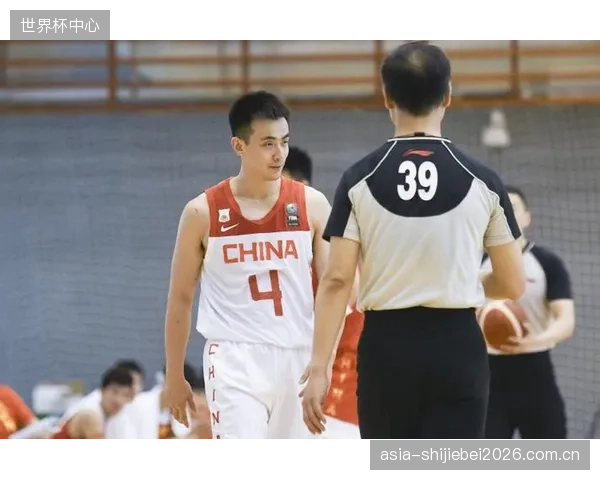 上海的团队传导球将持续冲击浙江防线，迫使后者在轮